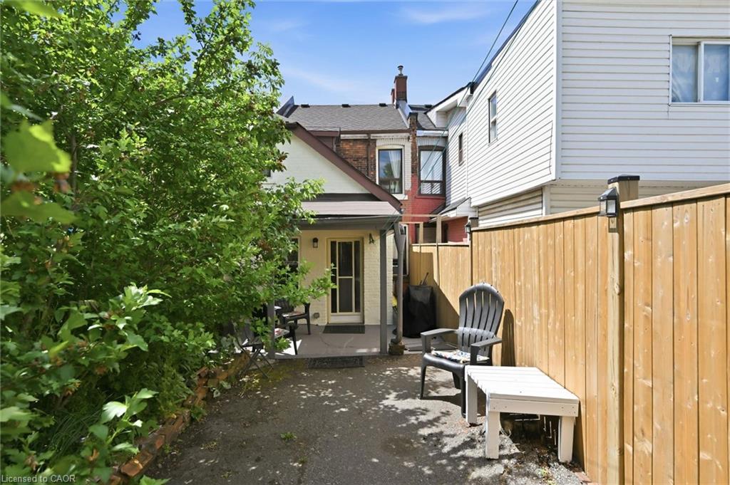 77 Murray Street E Property Photo 36