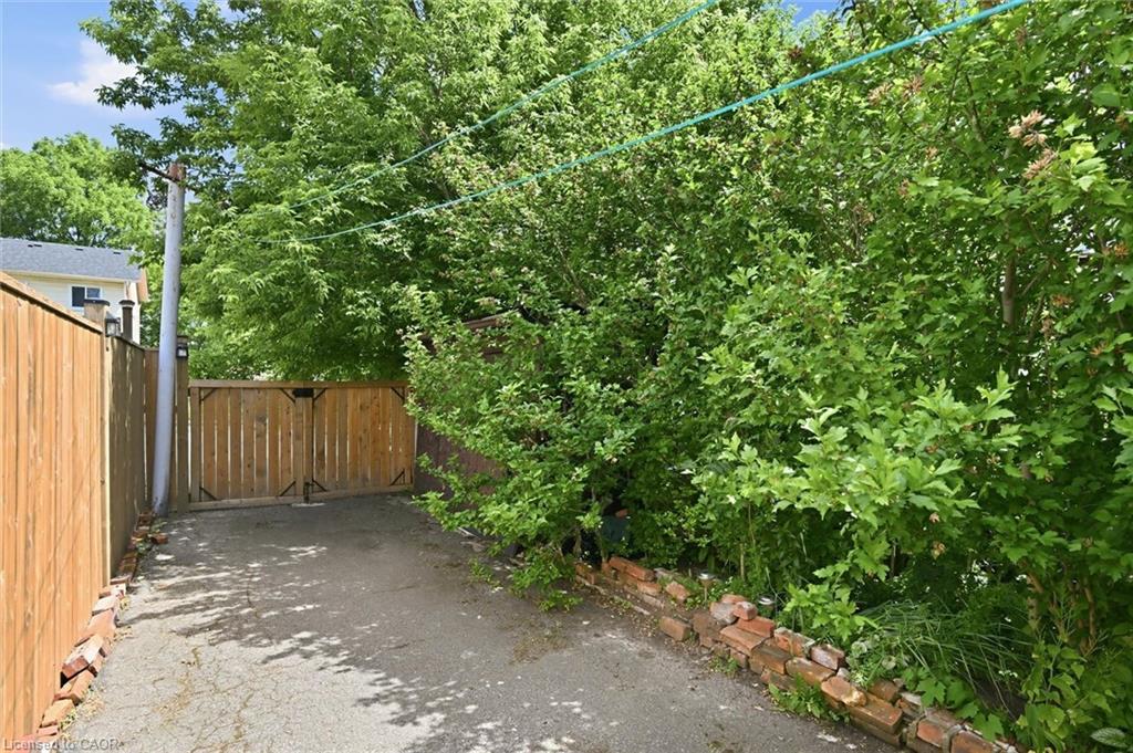 77 Murray Street E Property Photo 38