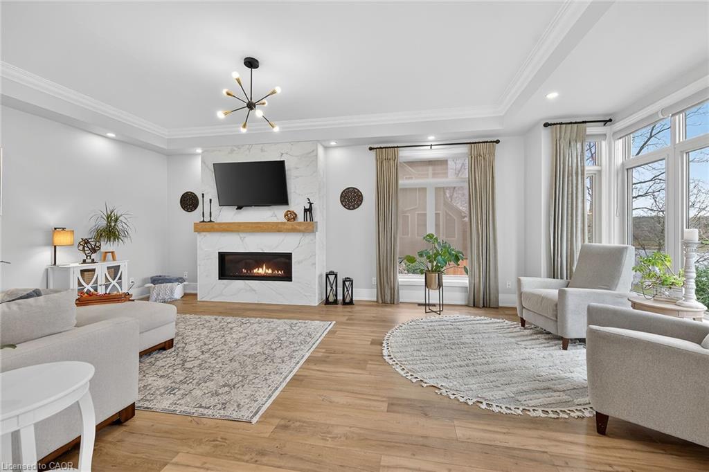 397 Caithness Street E Property Photo 8