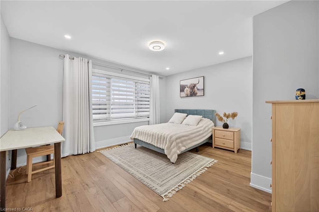 397 Caithness Street E Property Photo 29