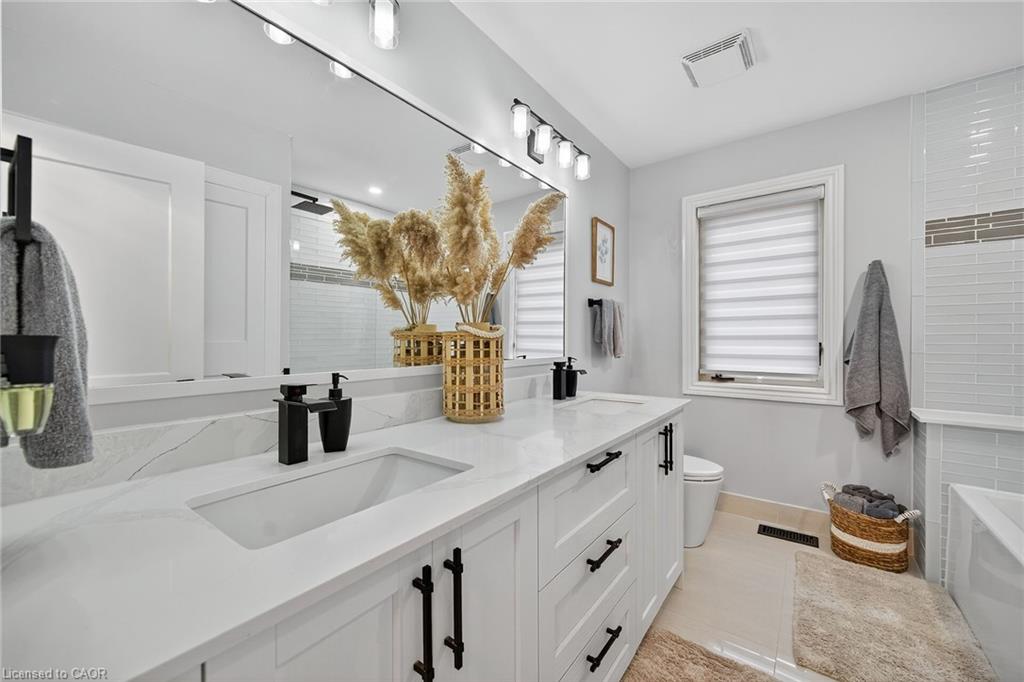 397 Caithness Street E Property Photo 31