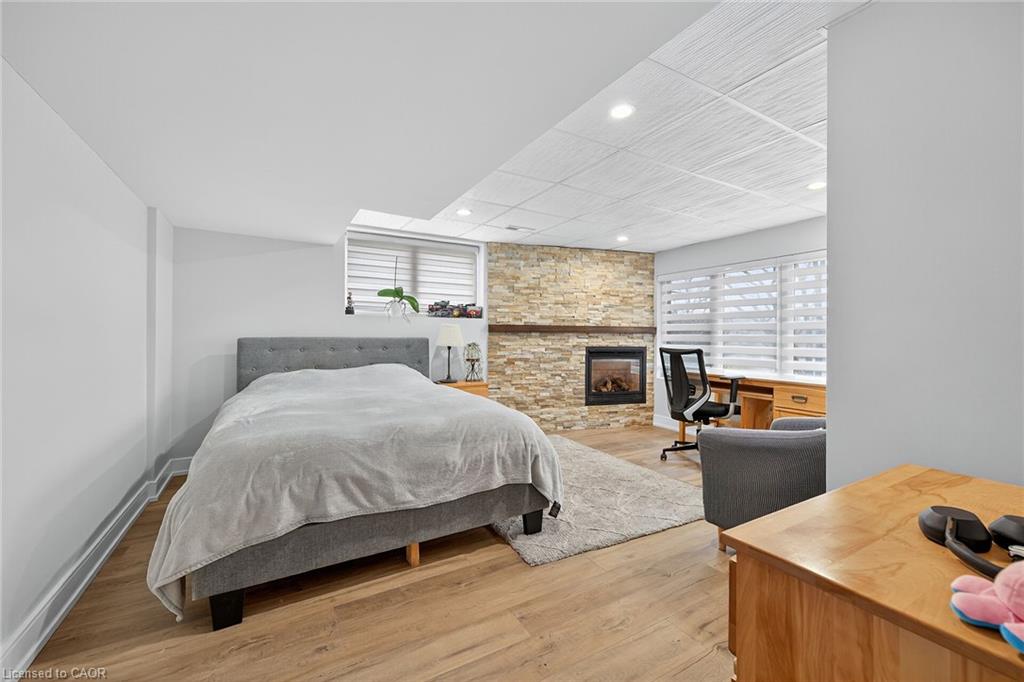397 Caithness Street E Property Photo 39