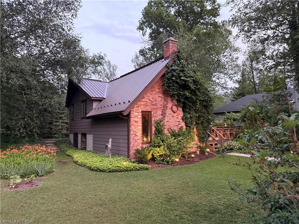 294 Huron Road Property Photo 2