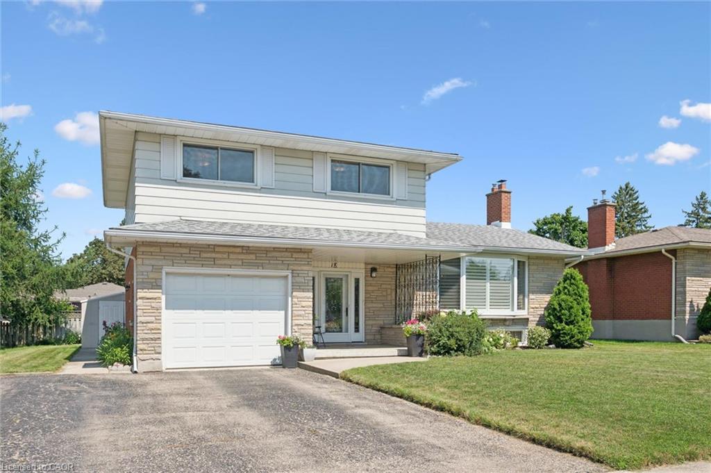18 Strathcona Crescent Property Photo 1