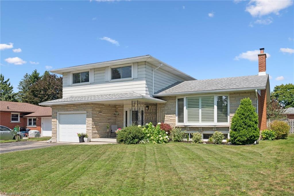18 Strathcona Crescent Property Photo 3