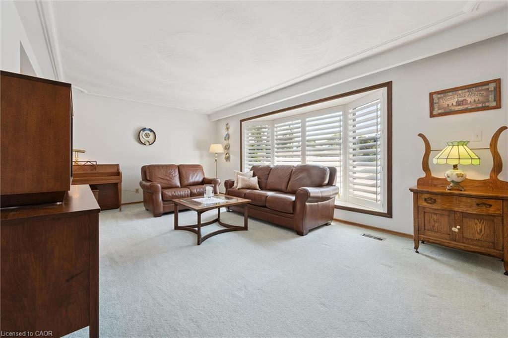 18 Strathcona Crescent Property Photo 6