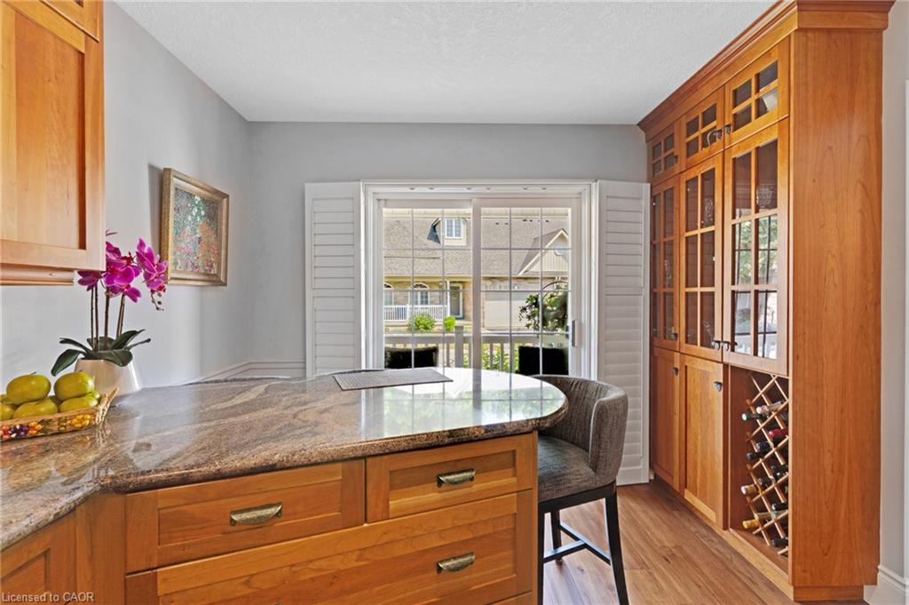 6d-350 Doon Valley Drive Property Photo 4