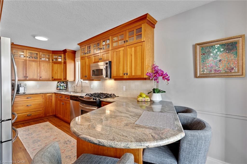 6d-350 Doon Valley Drive Property Photo 5
