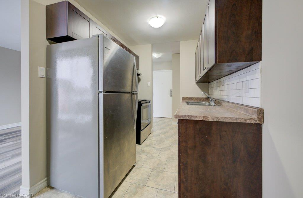 307-390 Admiral Drive Property Photo 5