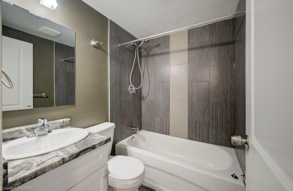 6-94 King Edward Avenue Property Photo 8