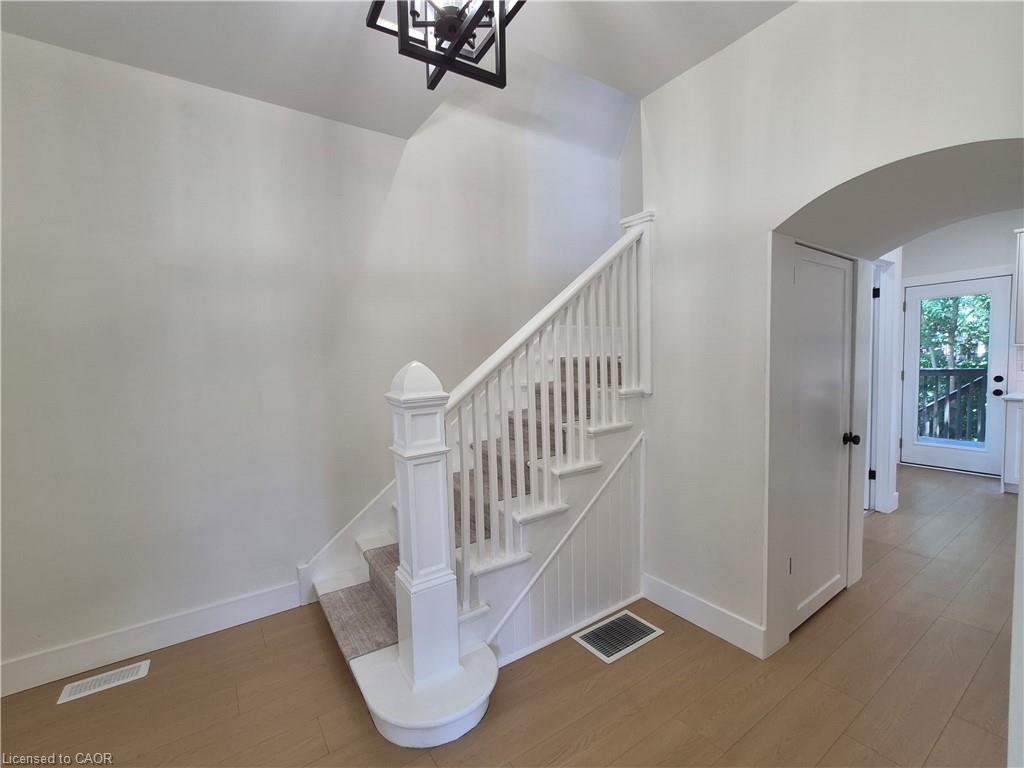 217 Queen Street N Property Photo 7