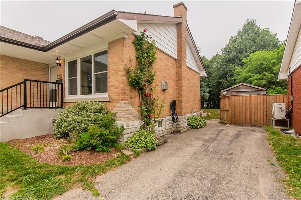 210 Dawson Street Property Photo 7