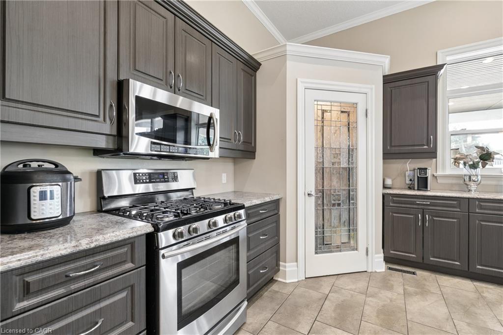 9 Baird Street Property Photo 13