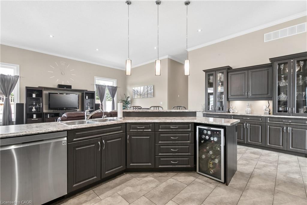 9 Baird Street Property Photo 14