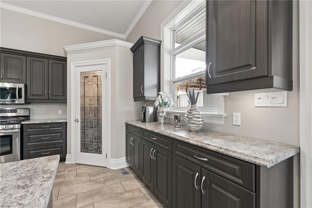 9 Baird Street Property Photo 15