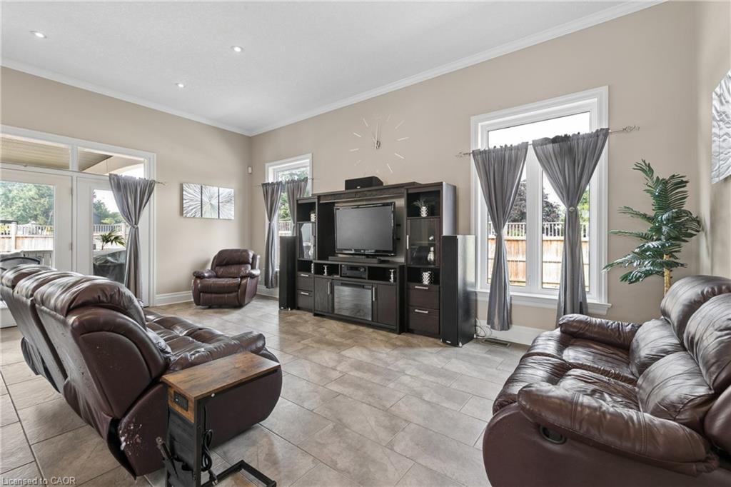 9 Baird Street Property Photo 18