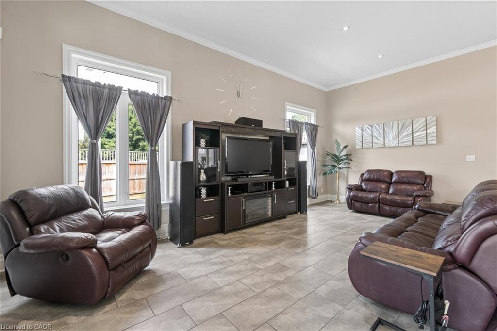 9 Baird Street Property Photo 20