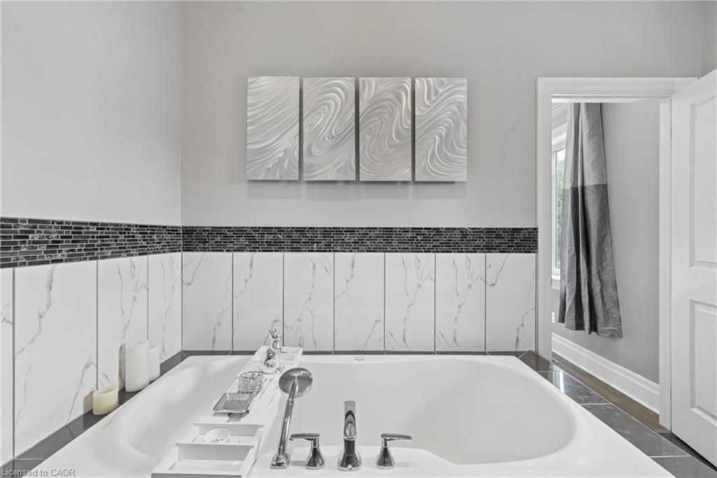 9 Baird Street Property Photo 32