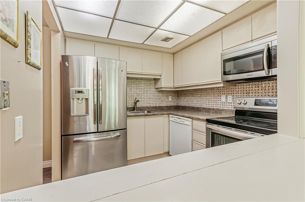 106-249 Major Mackenzie Drive E Property Photo 5