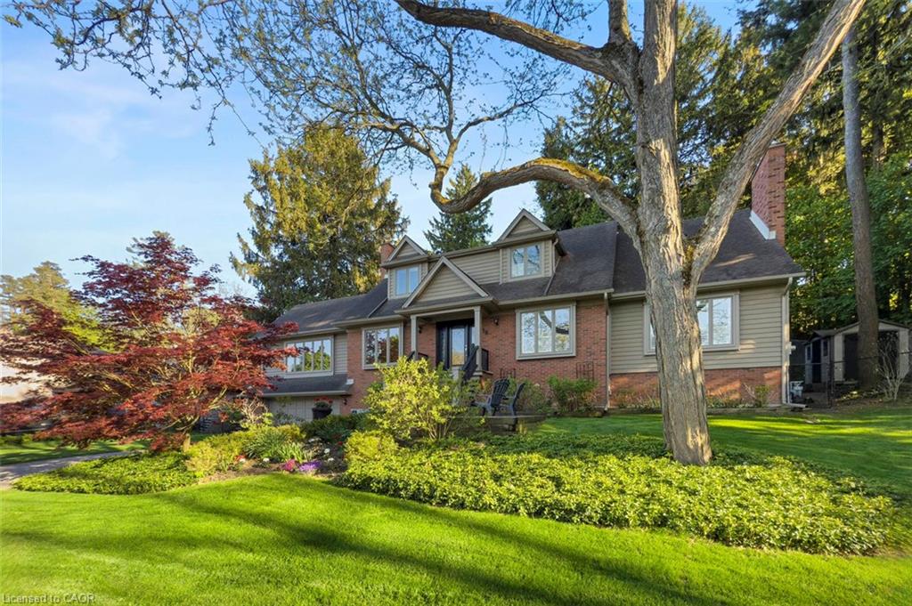 18 Stonegate Drive Property Photo 2