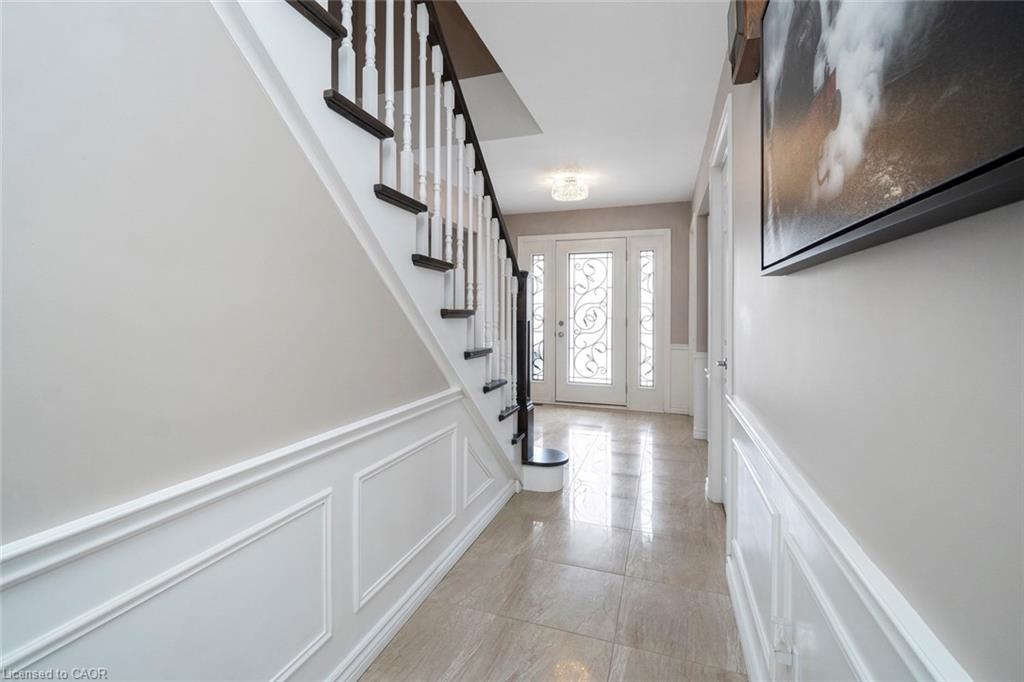 18 Stonegate Drive Property Photo 7