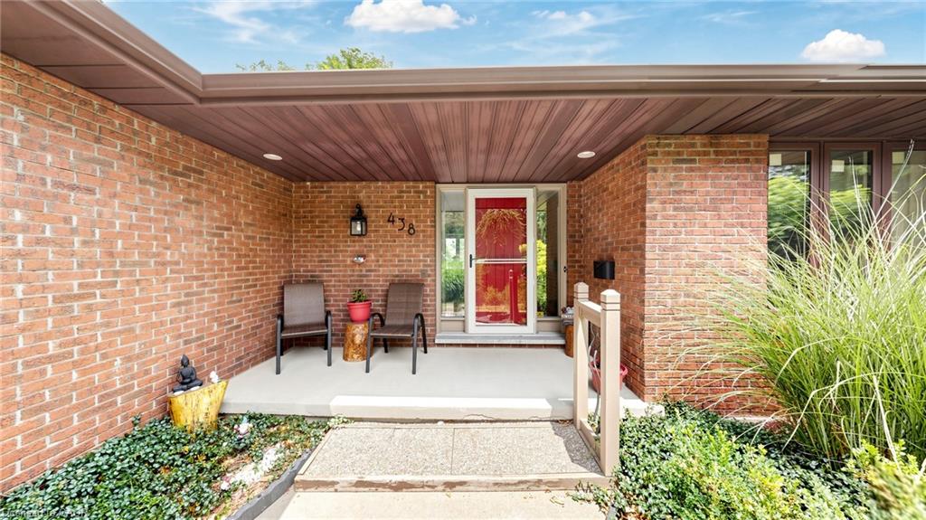438 Lexington Road Property Photo 4