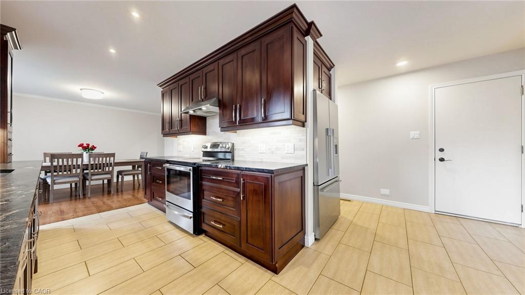 438 Lexington Road Property Photo 18