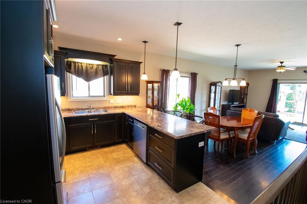 14 Lafayette Street E Property Photo 8