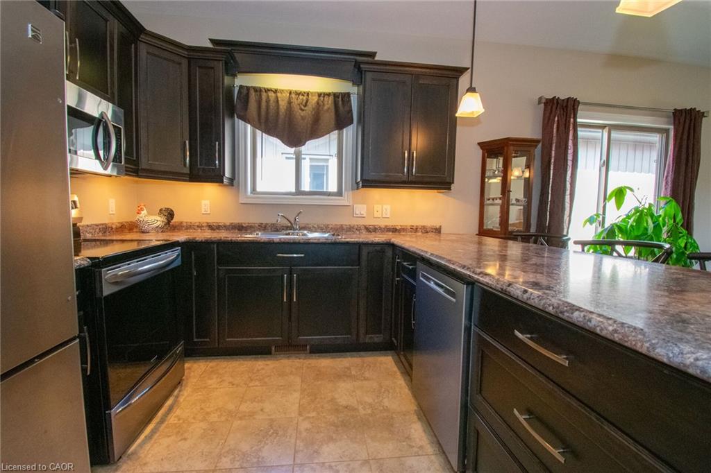14 Lafayette Street E Property Photo 10