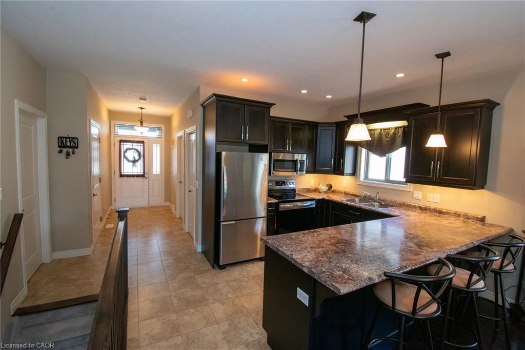 14 Lafayette Street E Property Photo 11