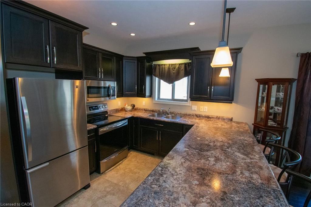 14 Lafayette Street E Property Photo 12