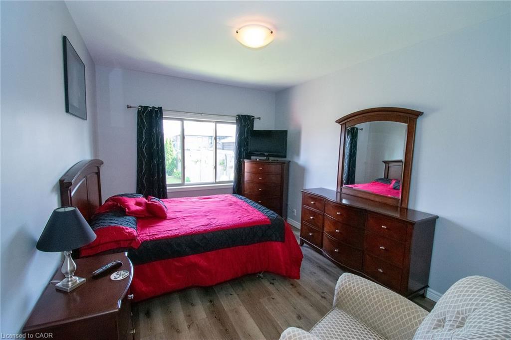 14 Lafayette Street E Property Photo 19