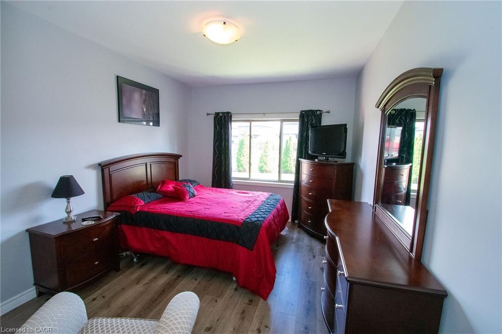 14 Lafayette Street E Property Photo 20