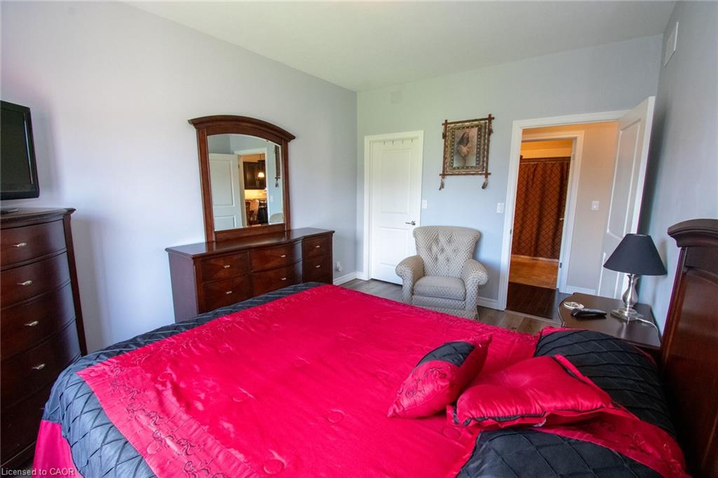 14 Lafayette Street E Property Photo 21