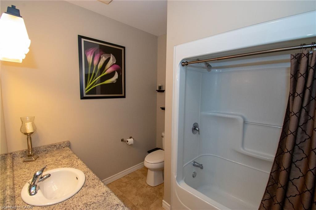 14 Lafayette Street E Property Photo 22