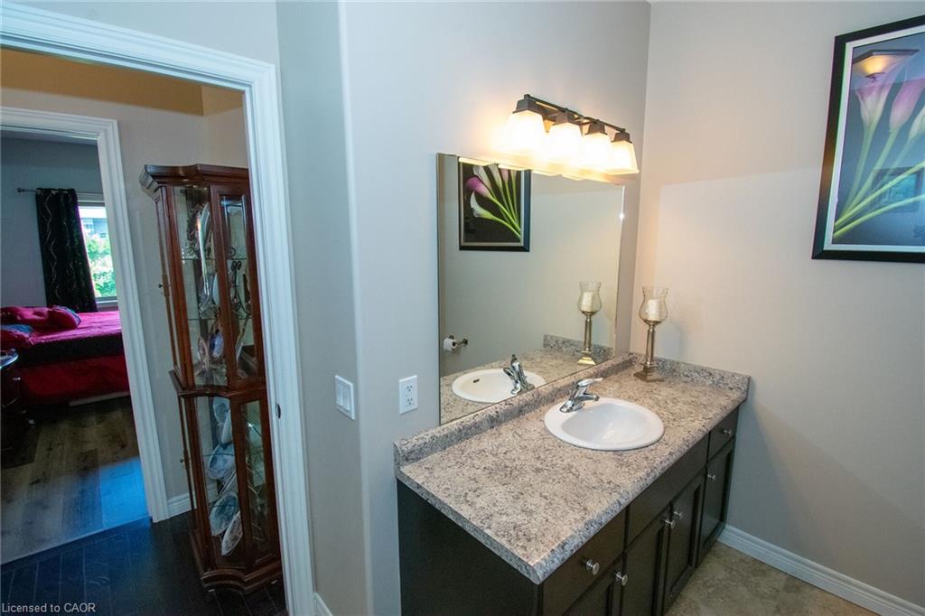 14 Lafayette Street E Property Photo 23