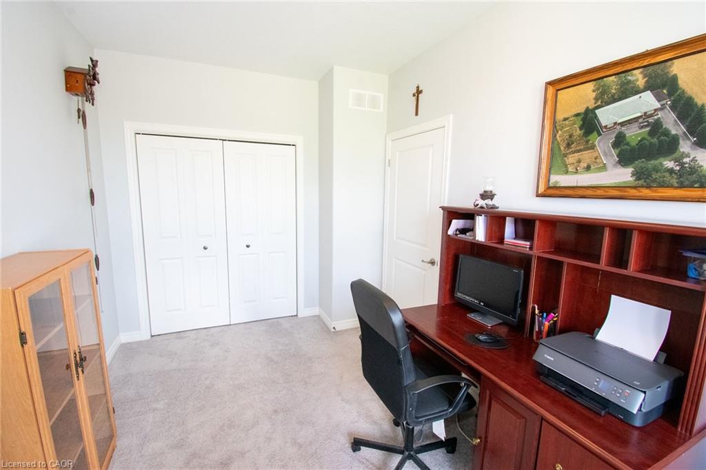 14 Lafayette Street E Property Photo 26