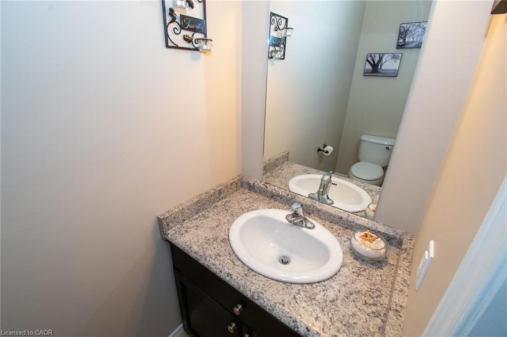 14 Lafayette Street E Property Photo 28