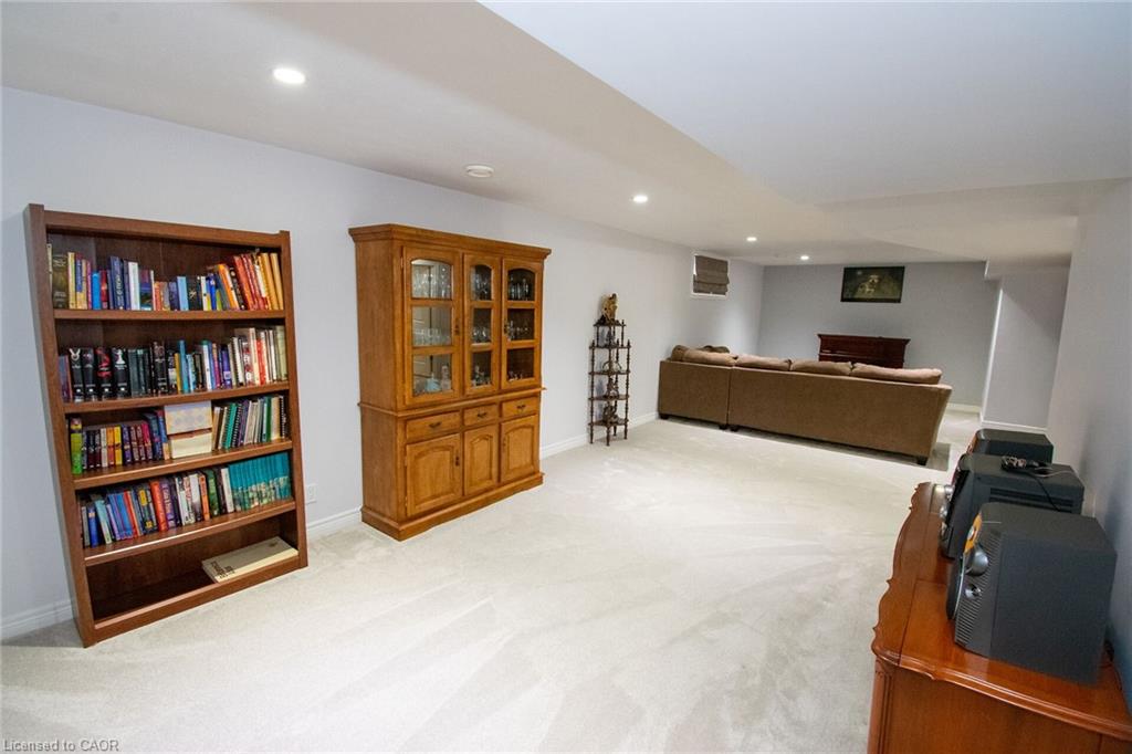 14 Lafayette Street E Property Photo 29