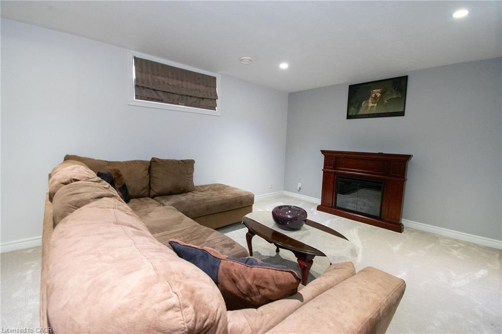 14 Lafayette Street E Property Photo 32