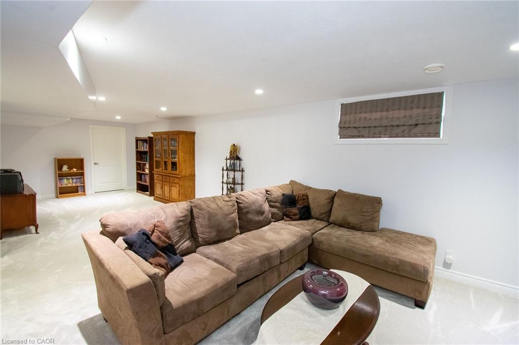 14 Lafayette Street E Property Photo 33