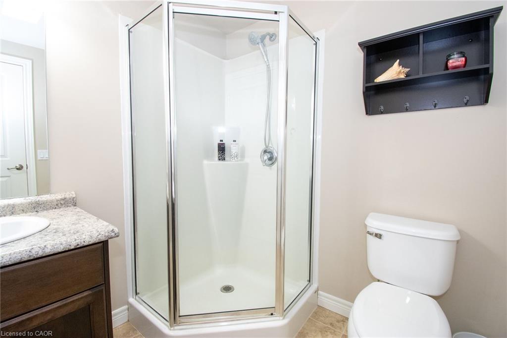 14 Lafayette Street E Property Photo 40