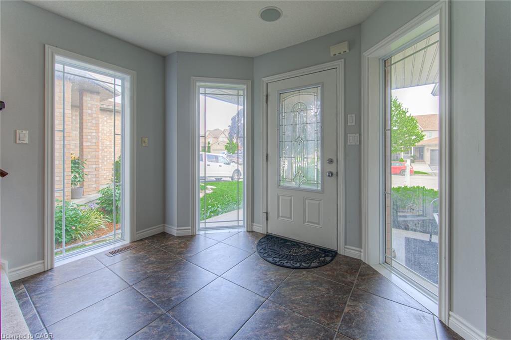 139 Pebblecreek Drive Property Photo 4