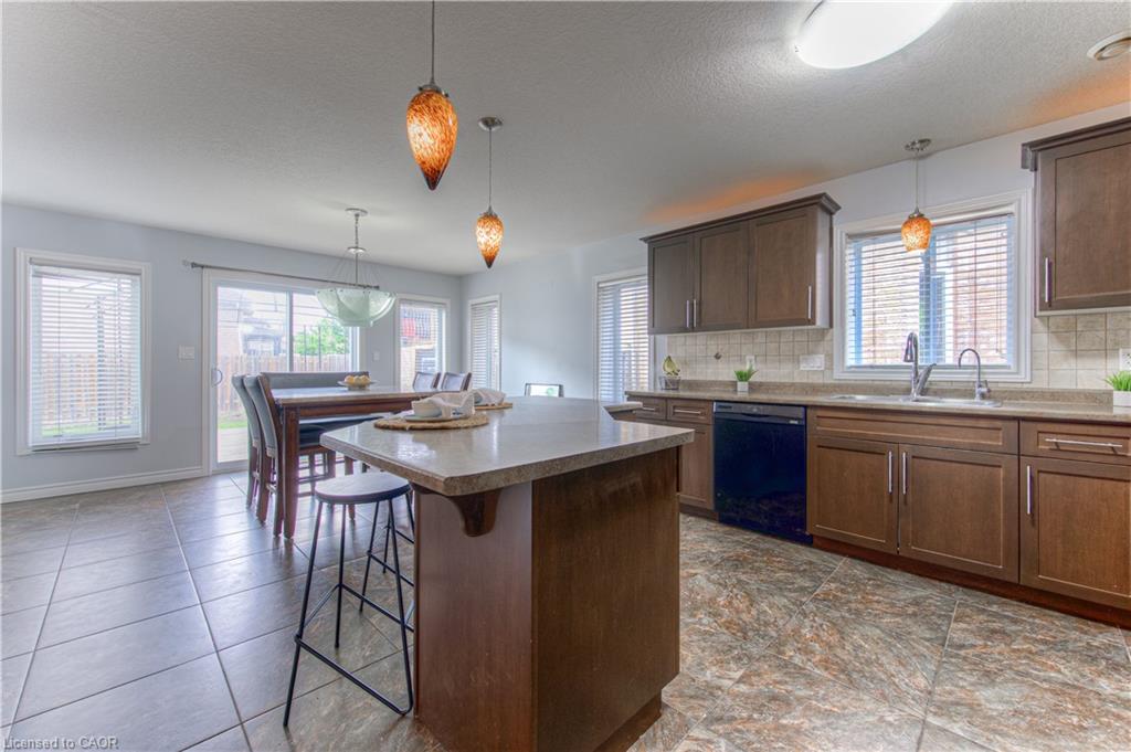 139 Pebblecreek Drive Property Photo 8