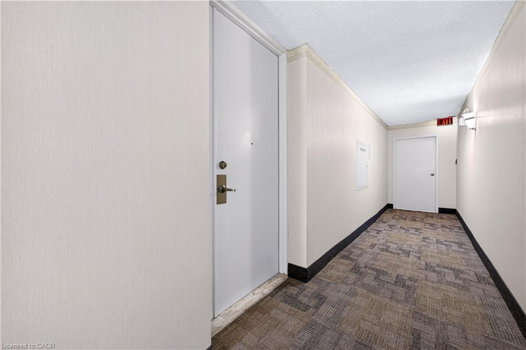 1405-222 Jackson Street W Property Photo 4