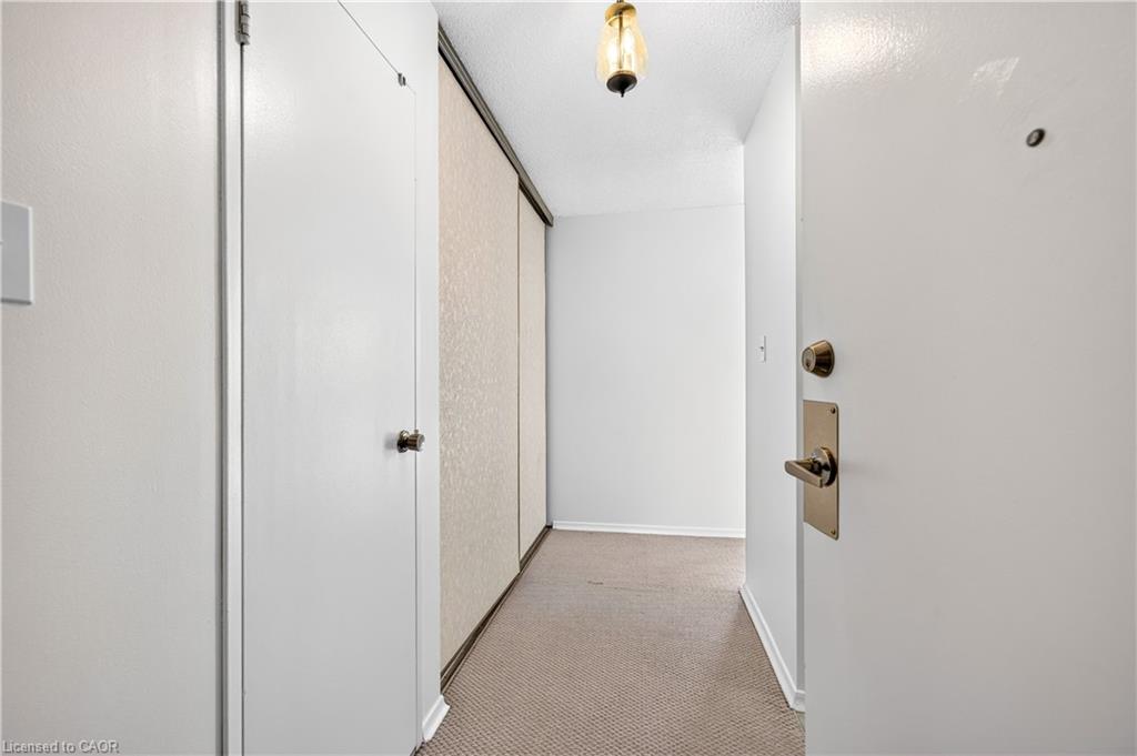 1405-222 Jackson Street W Property Photo 5