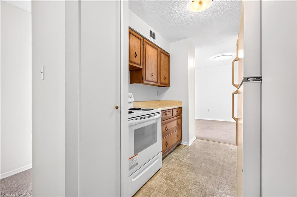 1405-222 Jackson Street W Property Photo 6