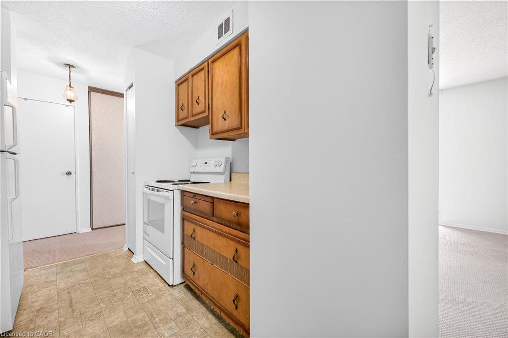 1405-222 Jackson Street W Property Photo 8