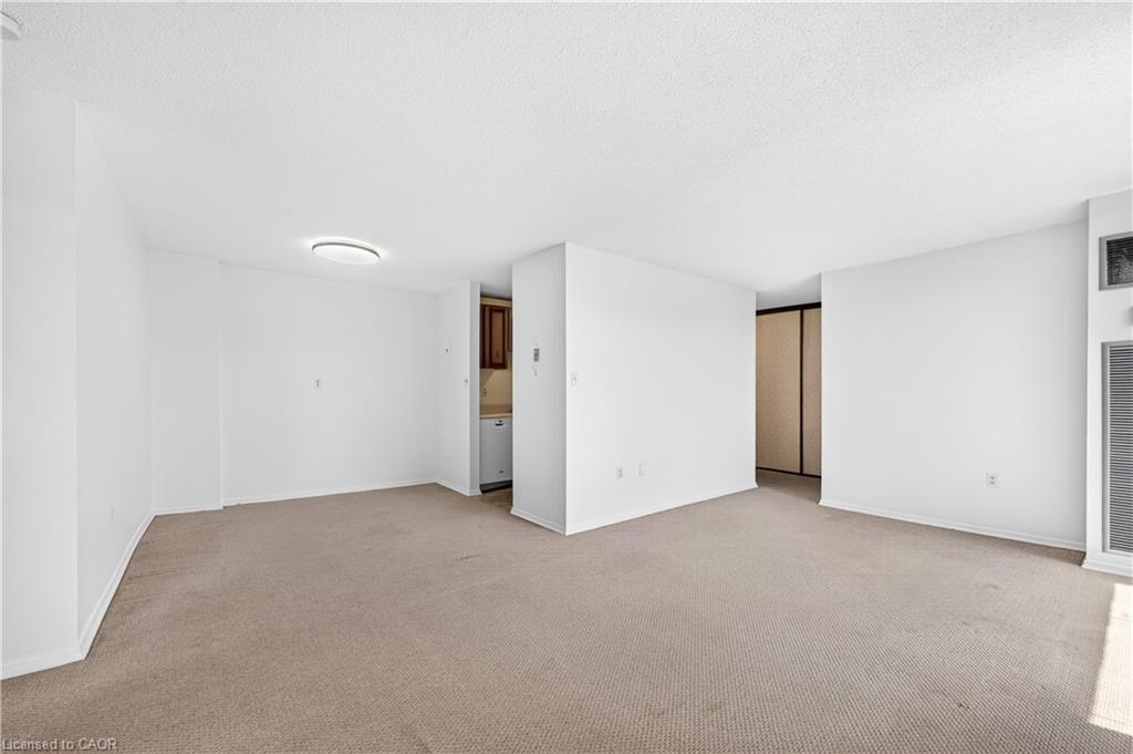 1405-222 Jackson Street W Property Photo 13