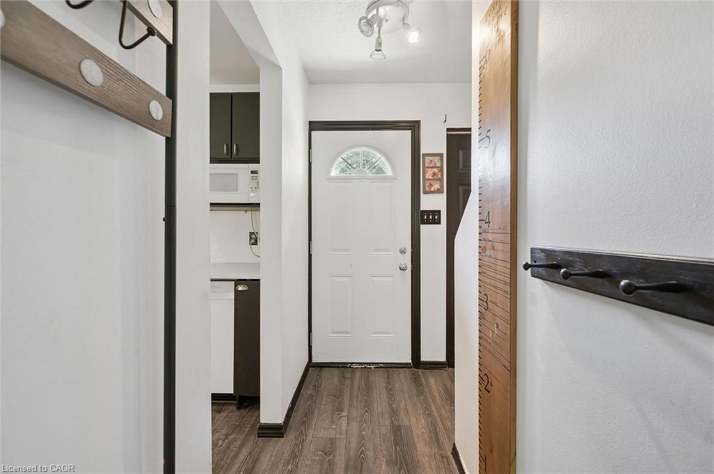 11-178 Grulke Street Property Photo 3